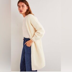 Boden Longline Fluffy Cardigan. Women’s size 20/22
Warm Ivory, Oatmeal